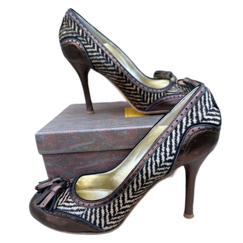 Authentic Etro size 41 Brown Pony Fur Tassel Loafer style Pumps Heels With Box